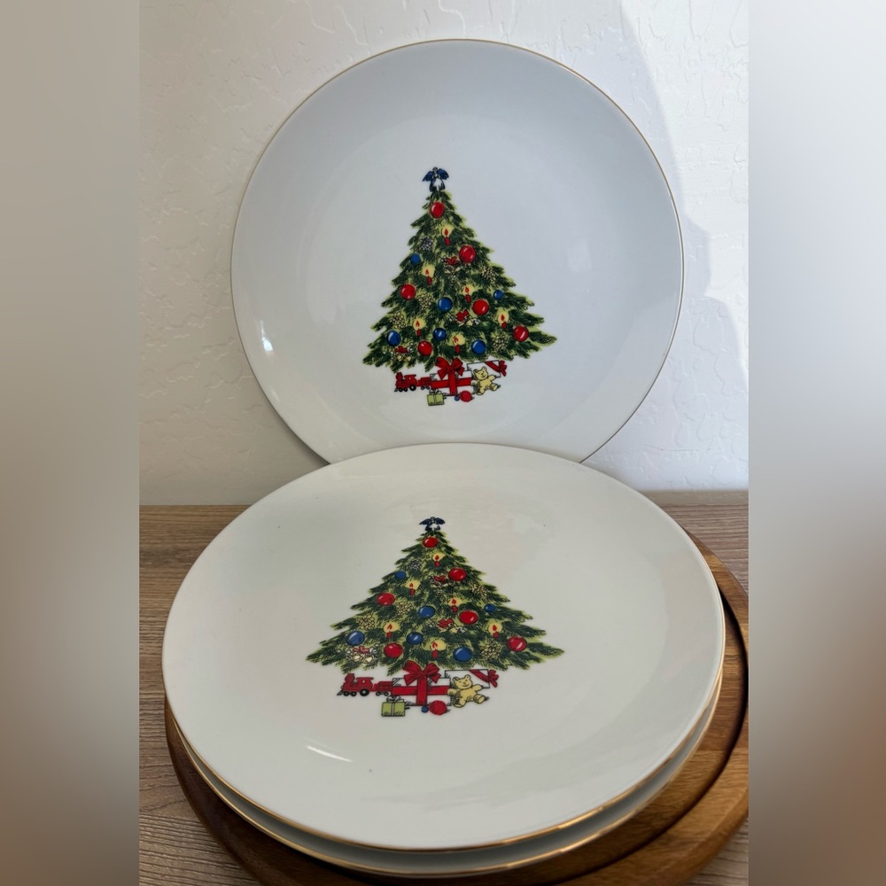 4 Jamestown China 10.5” Christmas Treasure Dinner Lunch Big Gold Trim Plates